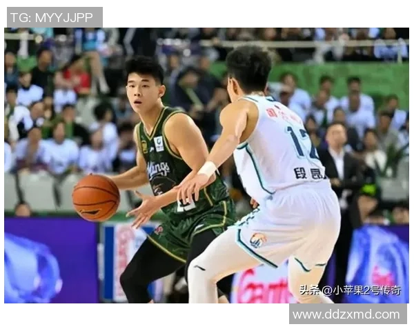 青岛男篮迎战同曦队全力争胜展现实力与团队默契